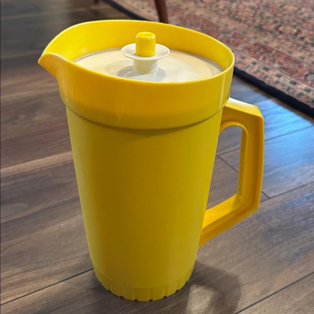 Vintage Yellow Tupperware Plastic Pitcher water juice serving